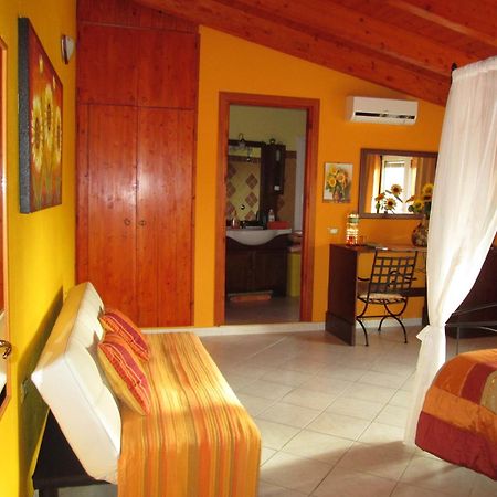 B&B Le Terrazze Isola Di S. Antioco ซานตันตีโอโก ภายนอก รูปภาพ