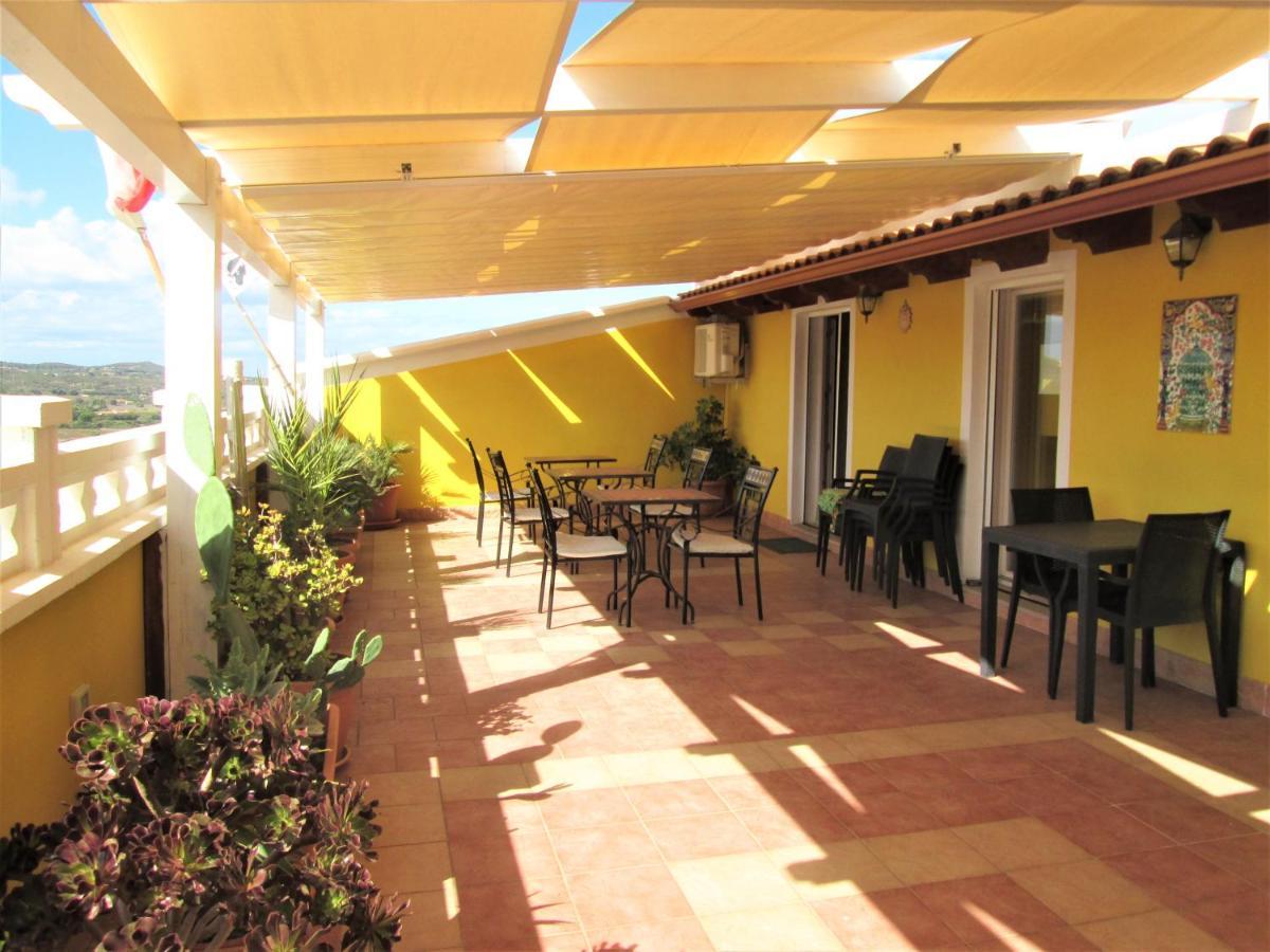 B&B Le Terrazze Isola Di S. Antioco ซานตันตีโอโก ภายนอก รูปภาพ