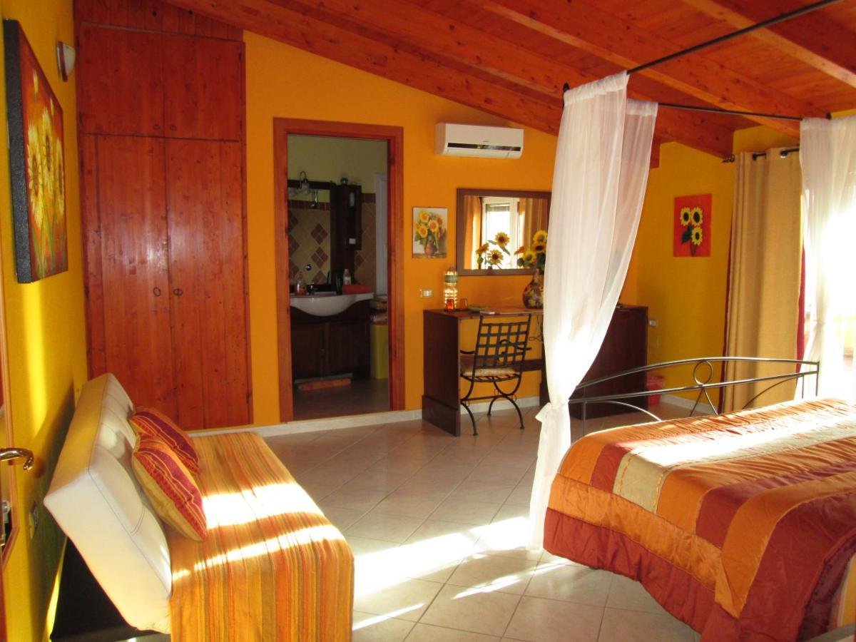 B&B Le Terrazze Isola Di S. Antioco ซานตันตีโอโก ภายนอก รูปภาพ