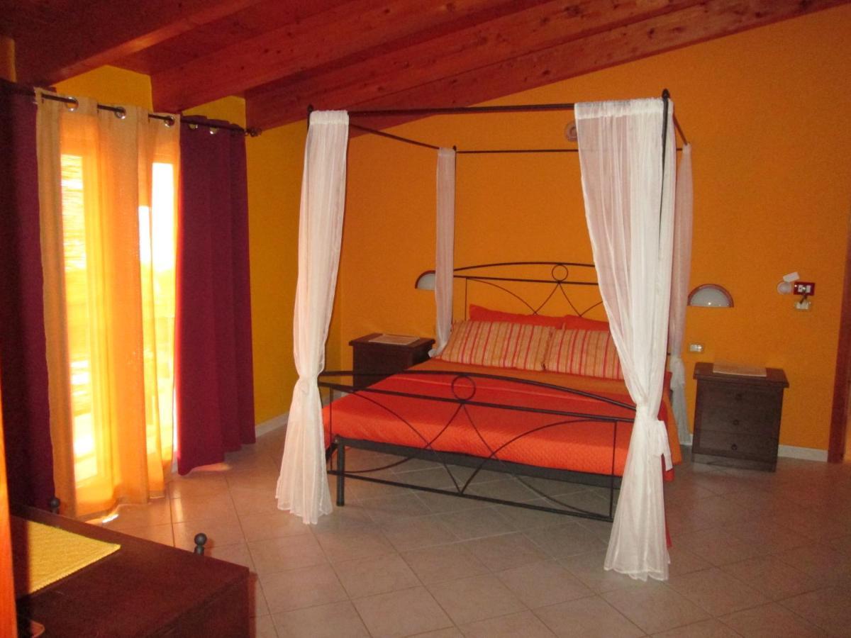 B&B Le Terrazze Isola Di S. Antioco ซานตันตีโอโก ภายนอก รูปภาพ